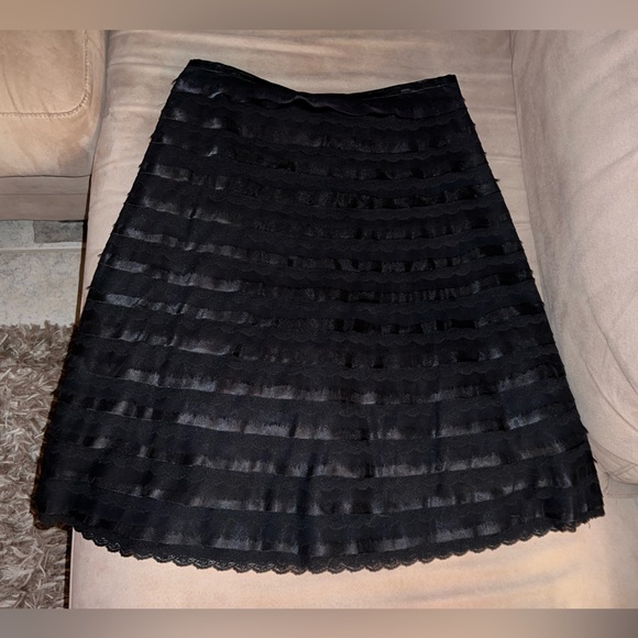 BCBG Max Azria gorgeous multi layered lace ruffles A-line skirt. Black. Size 6. - Picture 3 of 7